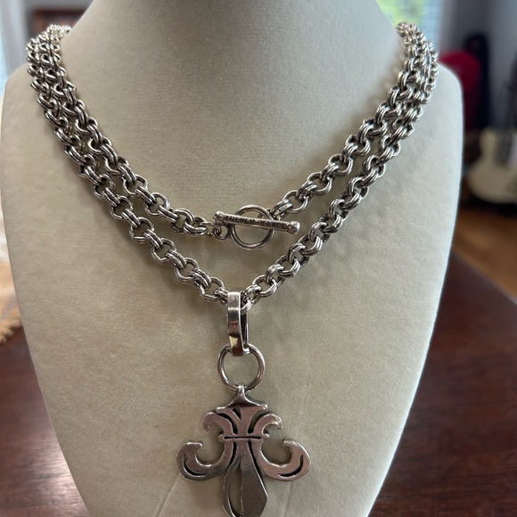 Silver Fleur-de-Lis Pendant Necklace with Chunky Chain - Picture 5 of 6
